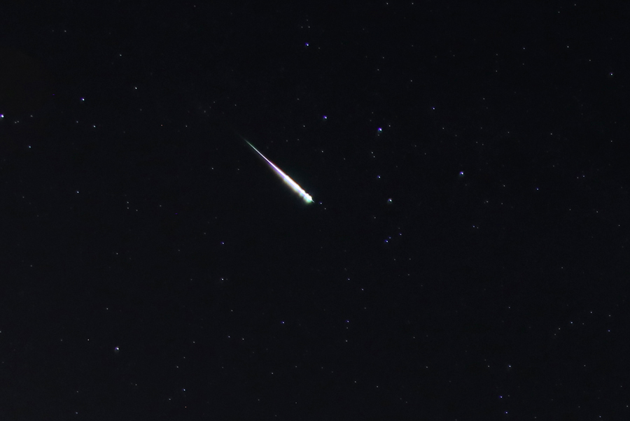 Meteor mit Nachleuchtspur